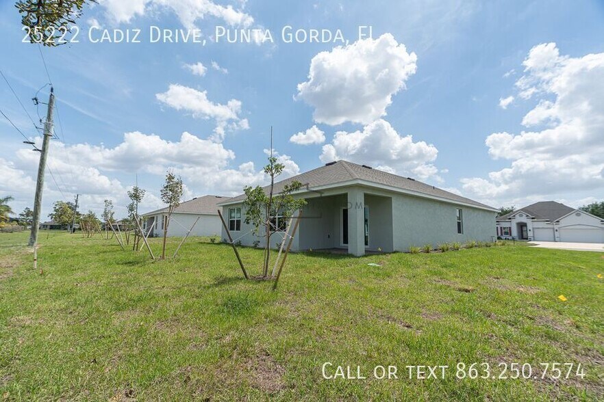 Building Photo - 25222 Cadiz Dr