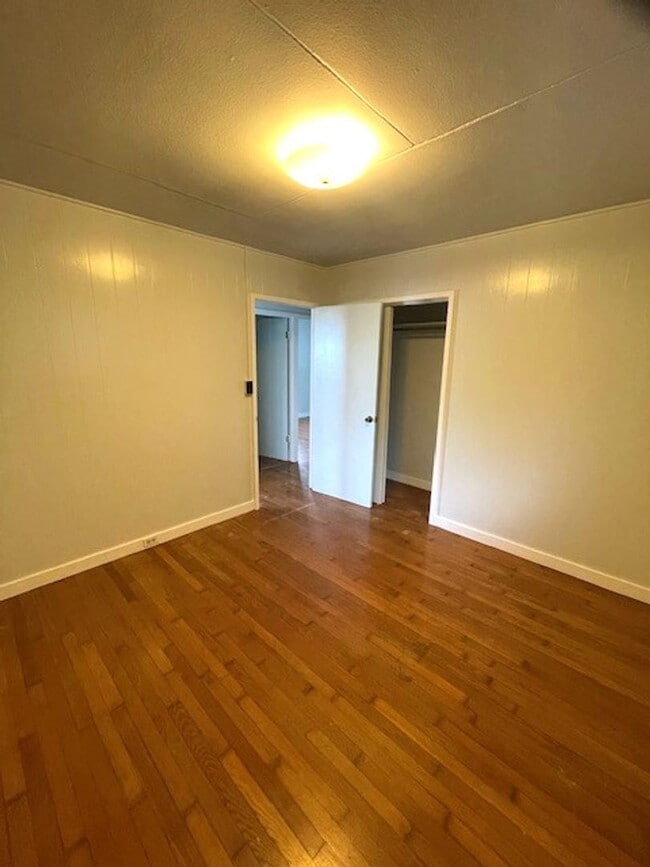 Building Photo - 3 Bed/ 1 Bath home in Honolulu