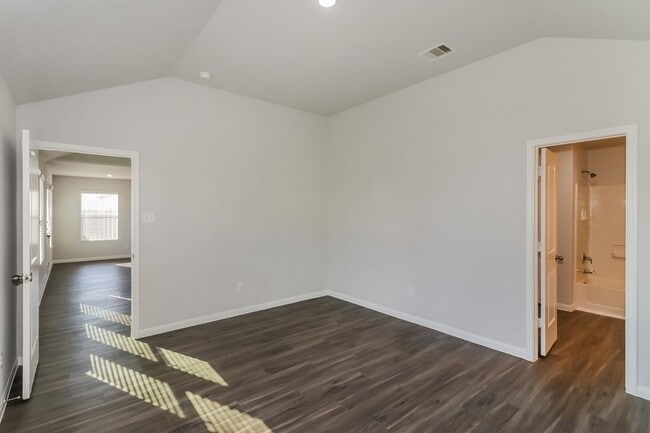 Building Photo - 2603 Montecito Ln