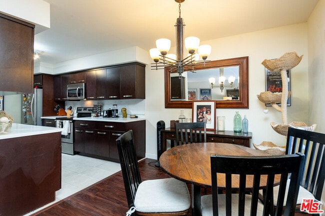 Building Photo - 1730 Camino Palmero St