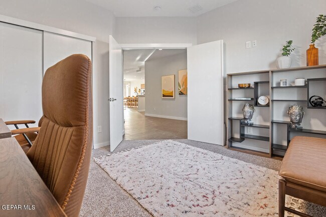 Building Photo - 245 Emerald Tower Dr