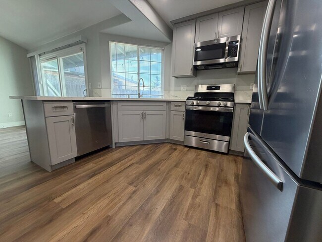 Building Photo - 8267 Moorhaven Way