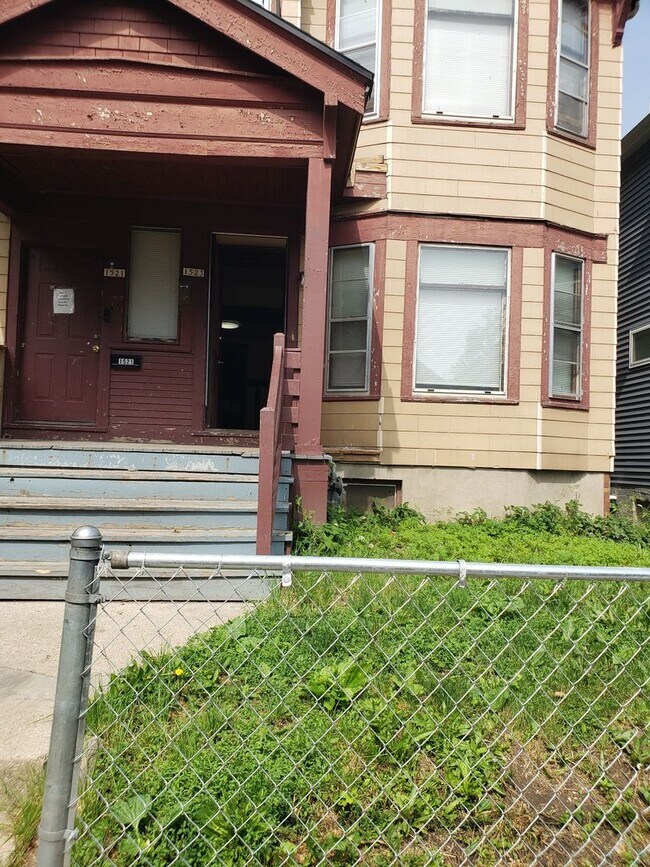 Building Photo - 1521N38thJ