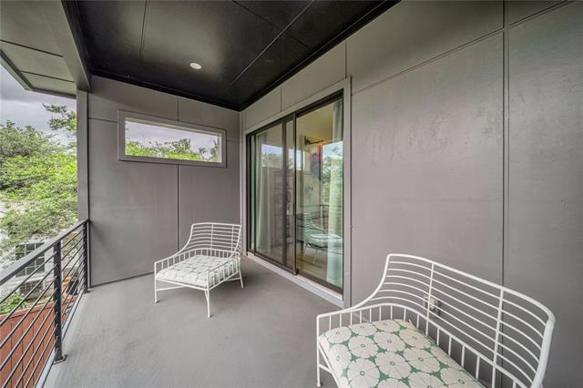 Building Photo - 9753 Mixon Dr