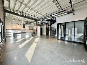 Building Photo - Downtown Penthouse For Rent with Private R...