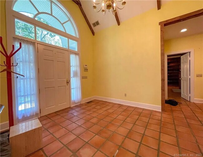 Building Photo - 4 Hemlock Trl