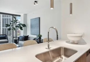 Building Photo - 350 N Canal St