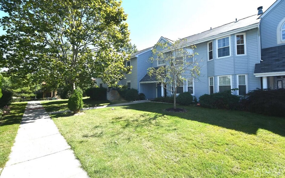 Building Photo - 57 Tanglewood Ct