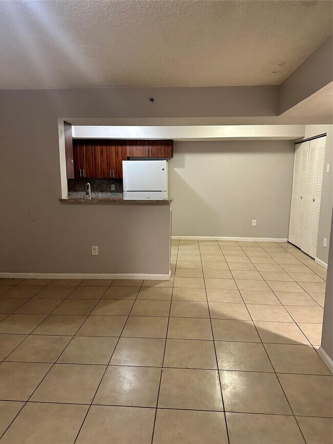 Building Photo - 5590 NW 61st St