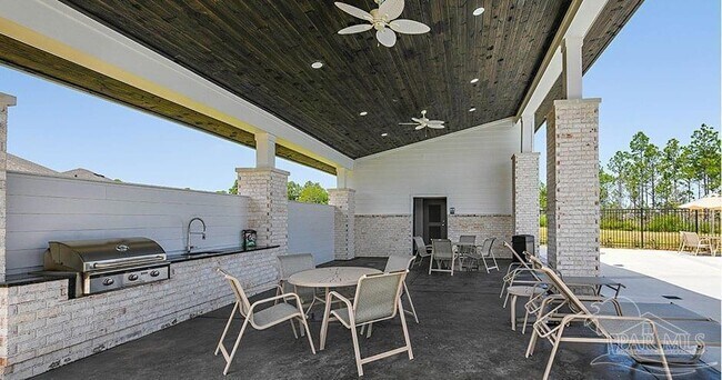 Building Photo - 3 Egret Ave