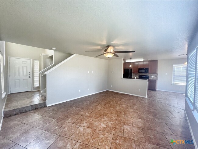 Building Photo - 2221 Lakeline Dr