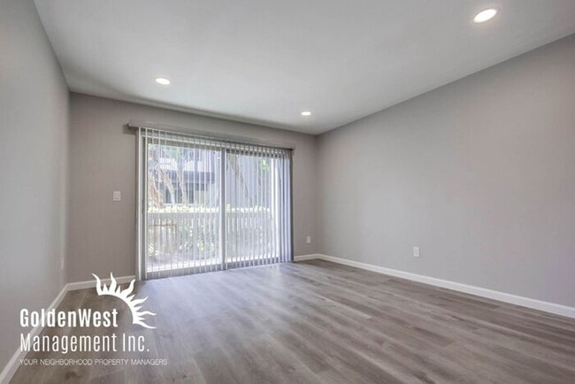 Building Photo - Spacious 3Bdm 2Ba Condo in Mission Valley ...