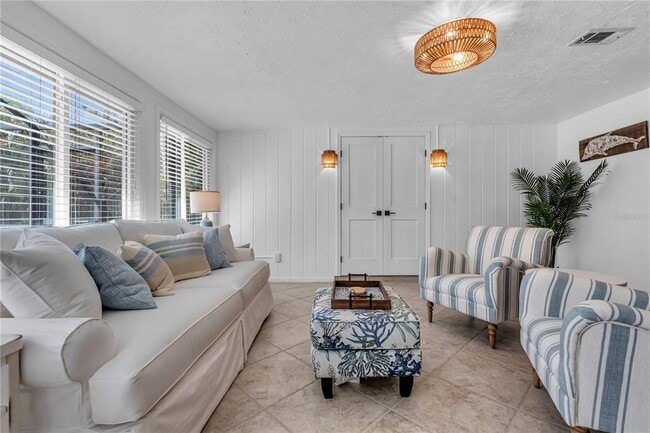Building Photo - 6623 Glades Way