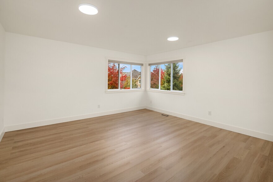 Building Photo - 2416 35th Ave NE