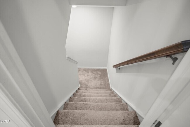 Building Photo - 229 Daisy Grove Ln