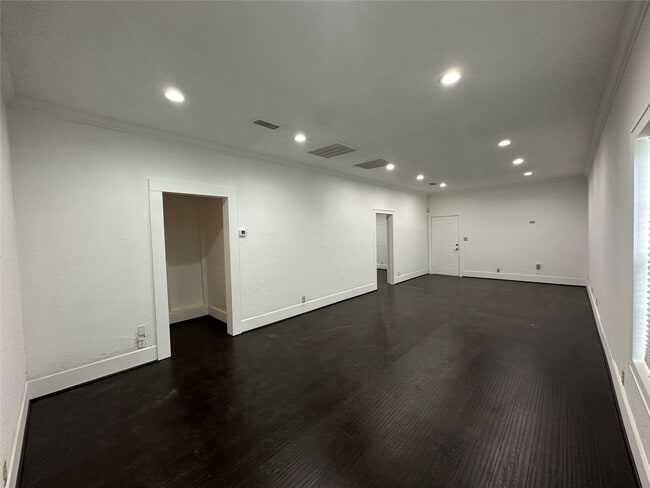 Building Photo - 30302 2nd St