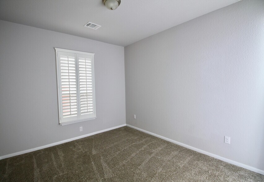 Building Photo - 383 Leadtree Loop