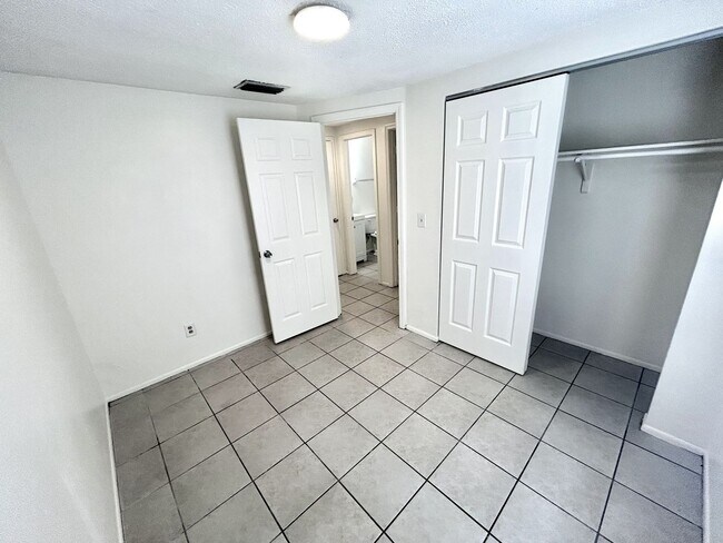 Building Photo - 5723-5725 9th Street Circle East