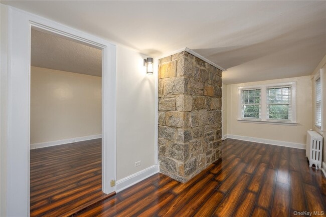 Building Photo - 154 Bell Rd