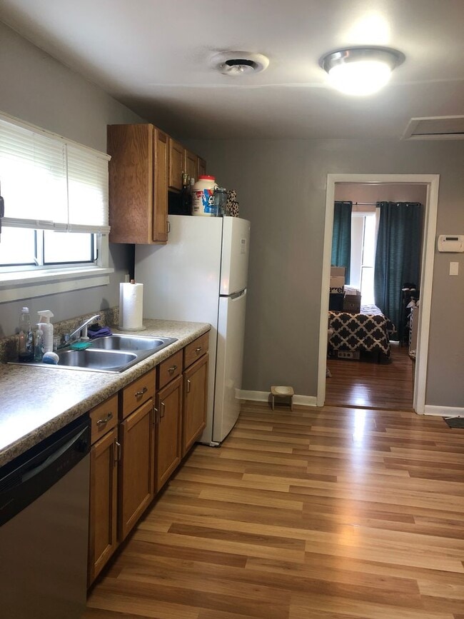 Building Photo - Cozy Cottage in Waverly Belmont Neighborho...