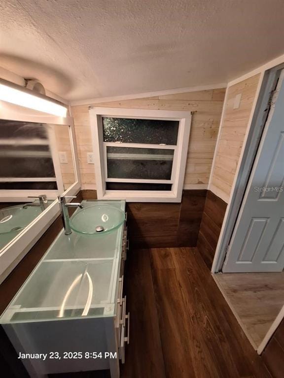 Building Photo - 6505 Oelsner St