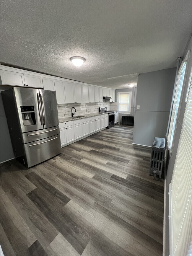 Building Photo - 85 Chestnut St