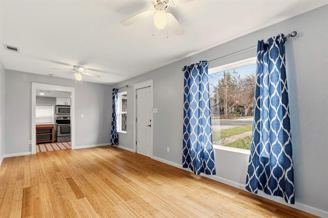 Building Photo - 8910 San Leandro Dr