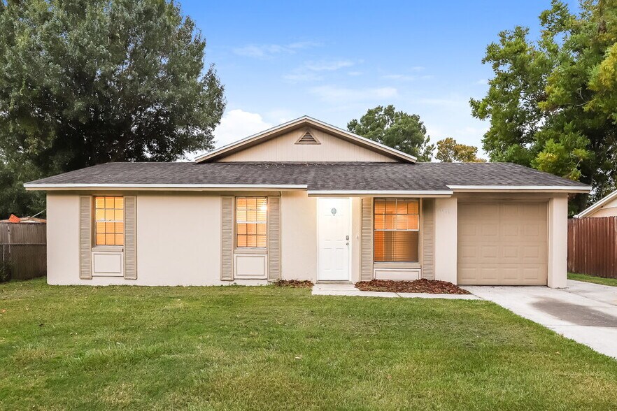 Primary Photo - 3511 Breezewood Dr