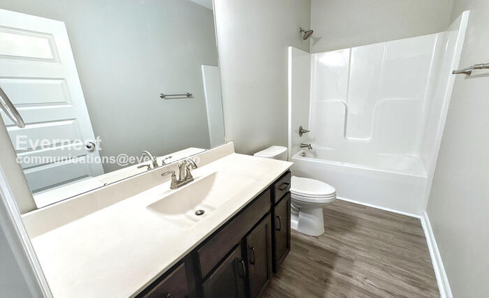 Building Photo - 115 Kretzer Ct