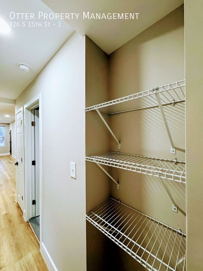 Building Photo - 926 S 15th St