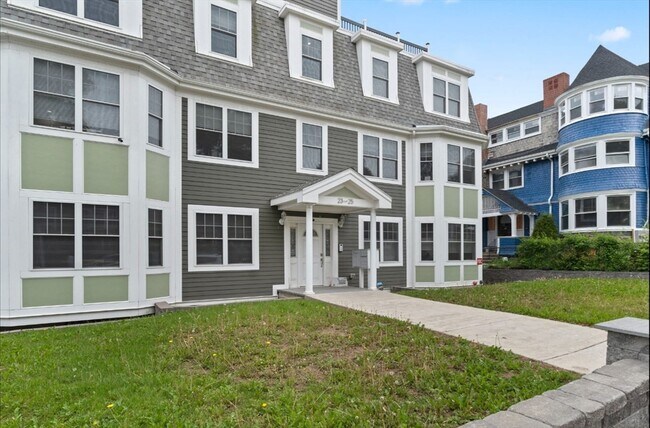 Building Photo - 23 Bowdoin Ave