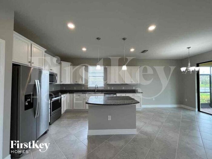 Building Photo - 2535 Marton Oak Blvd