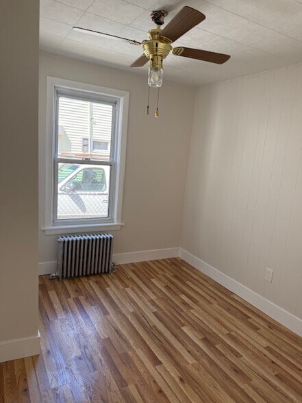 Building Photo - 98 Maplewood Ave
