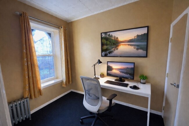 Building Photo - 2001 Bergen St