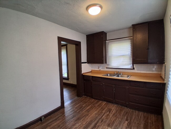 Building Photo - 1218 Chandler St