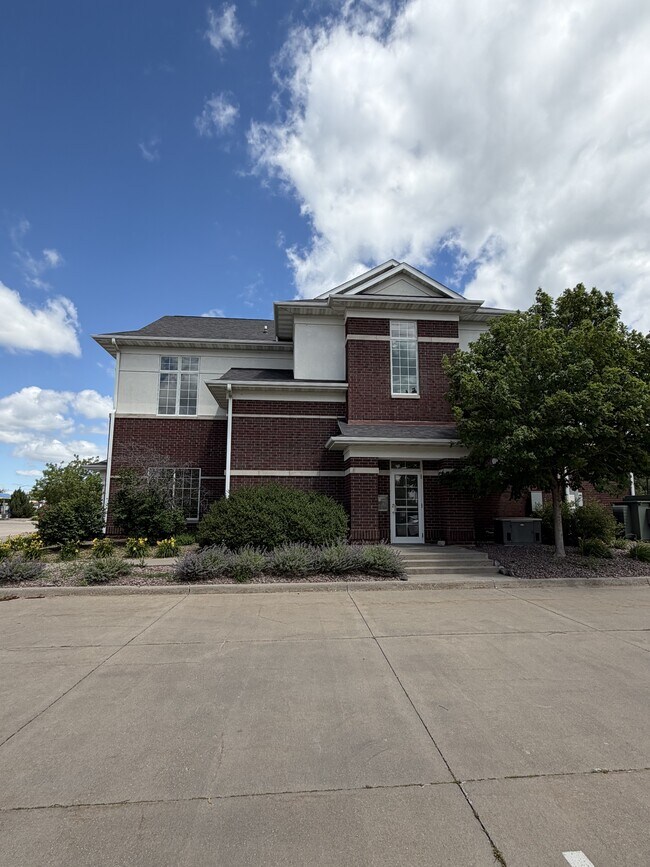 Building Photo - 420 Community Dr