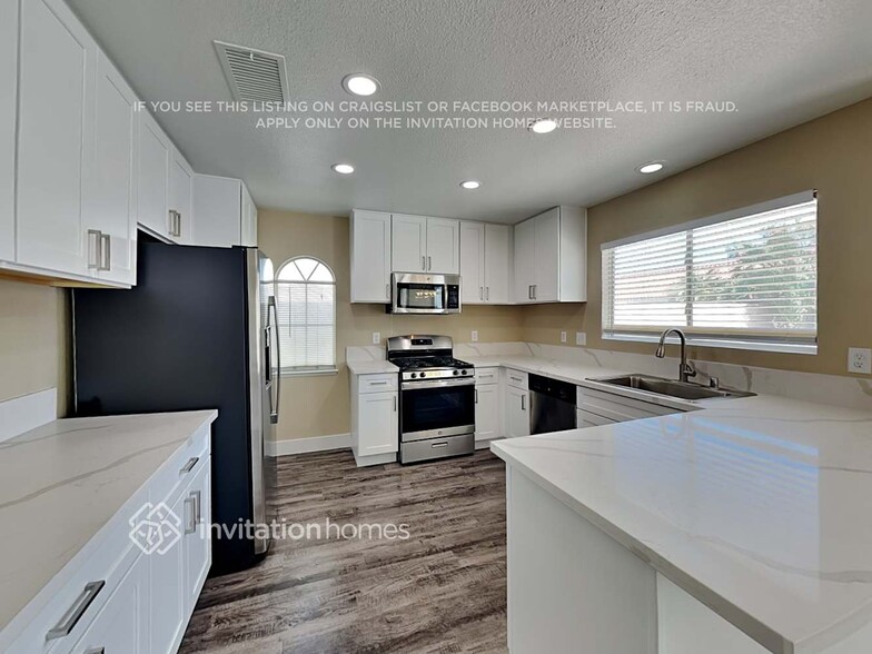 Building Photo - 1223 Little Sidnee Dr