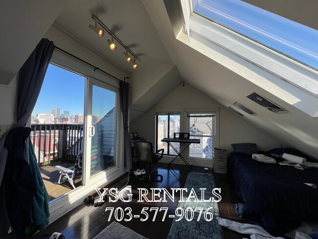 Primary Photo - 9 Sunset St