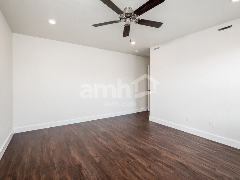 Building Photo - 6504 Enlightenment Dr