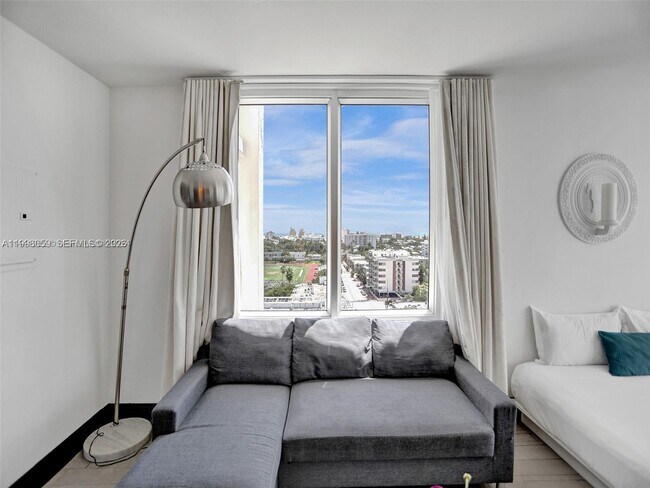 Building Photo - 1100 West Ave