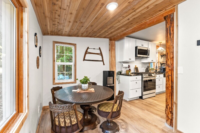 Building Photo - 13989 ID-97