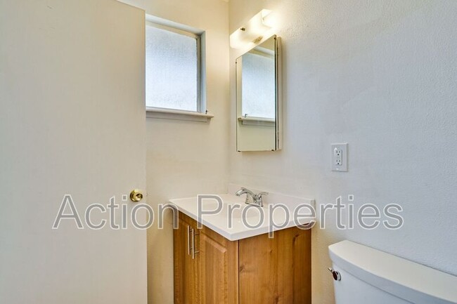 Building Photo - 2343 Jackson St