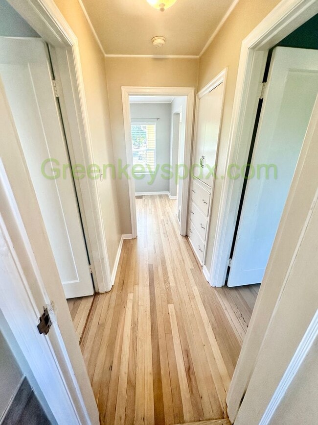 Building Photo - 2-Bedroom 2-Bathroom House in NE Portland,...