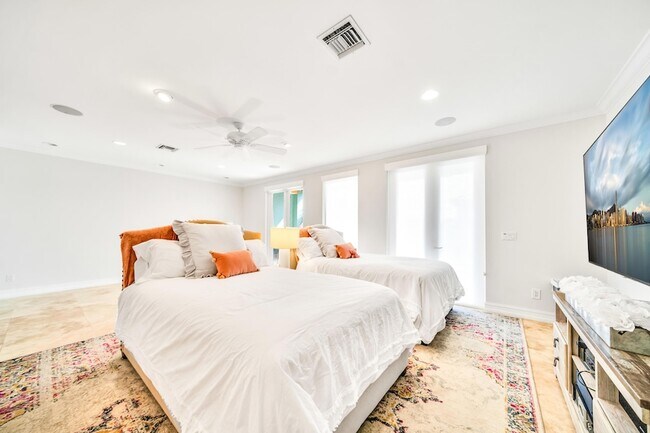 Building Photo - 138 Marine Way