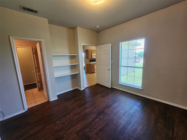 Building Photo - 106 Collett Ct
