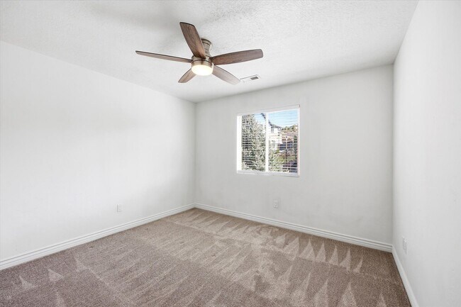 Building Photo - 4412 N Foxtrail Cir
