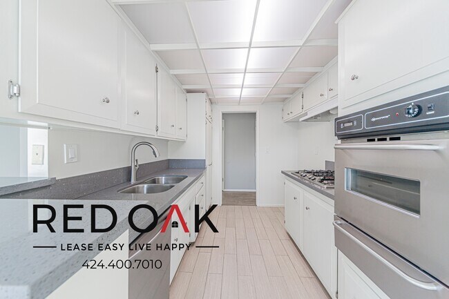 Building Photo - 4433 Colbath Ave