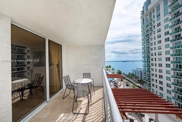 Building Photo - 1200 Brickell Bay Dr