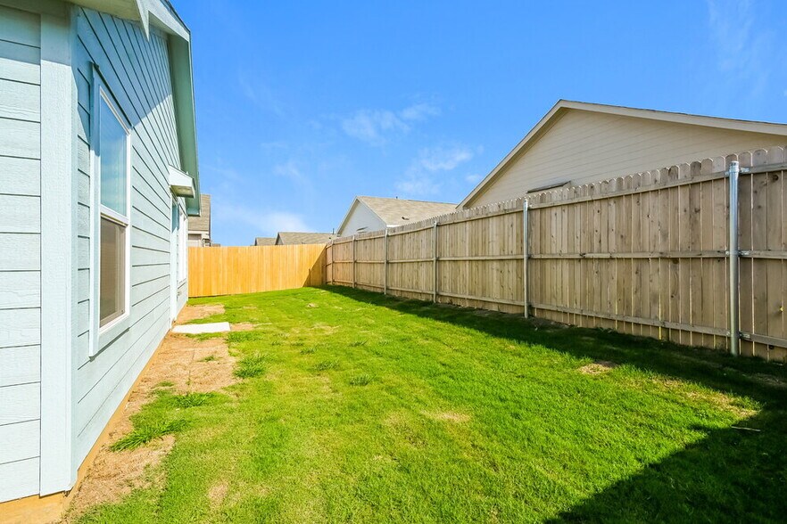 Building Photo - 1644 Limpkin Dr