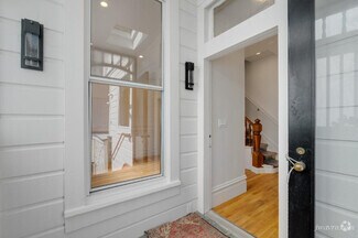 Building Photo - 1722 Pierce St